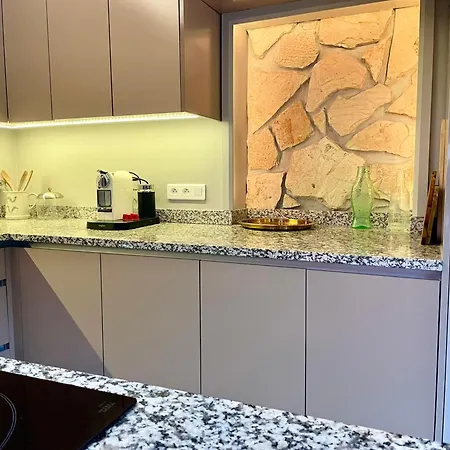 Renovated House In The Center Of *