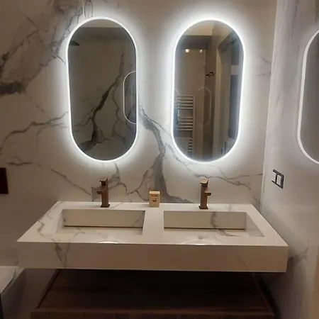 Renovated House In The Center Of