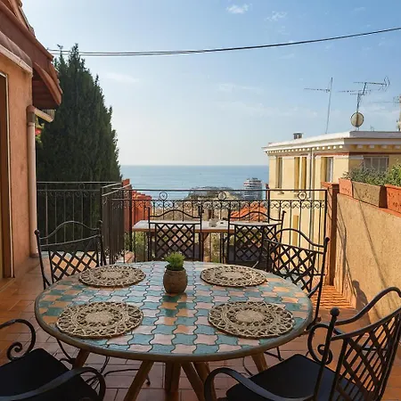 Renovated House In The Center Of Beausoleil